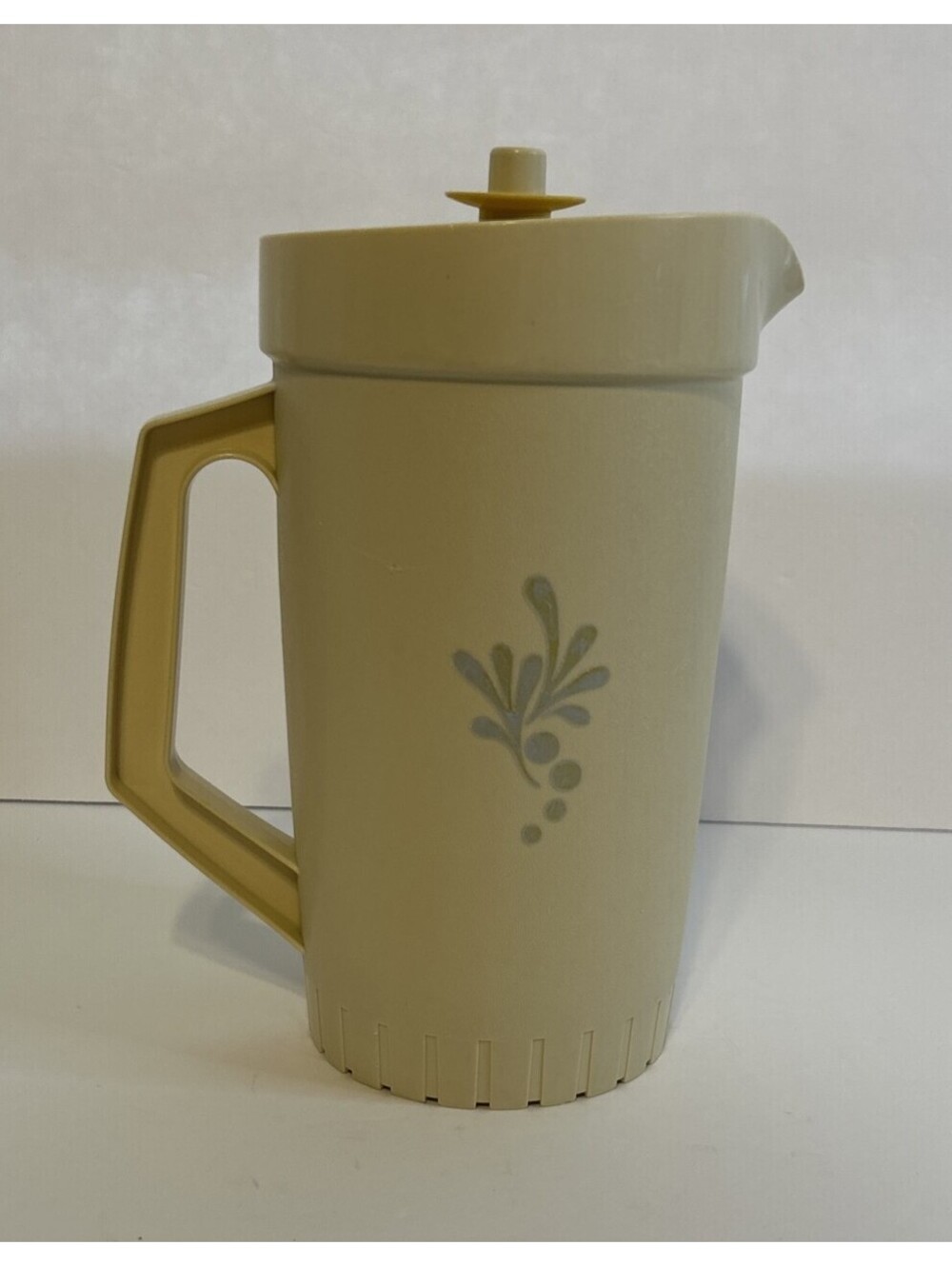 Vintage Tupperware 2 Quart Pitcher #800-3 Almond & Harvest Gold Push Button Lid